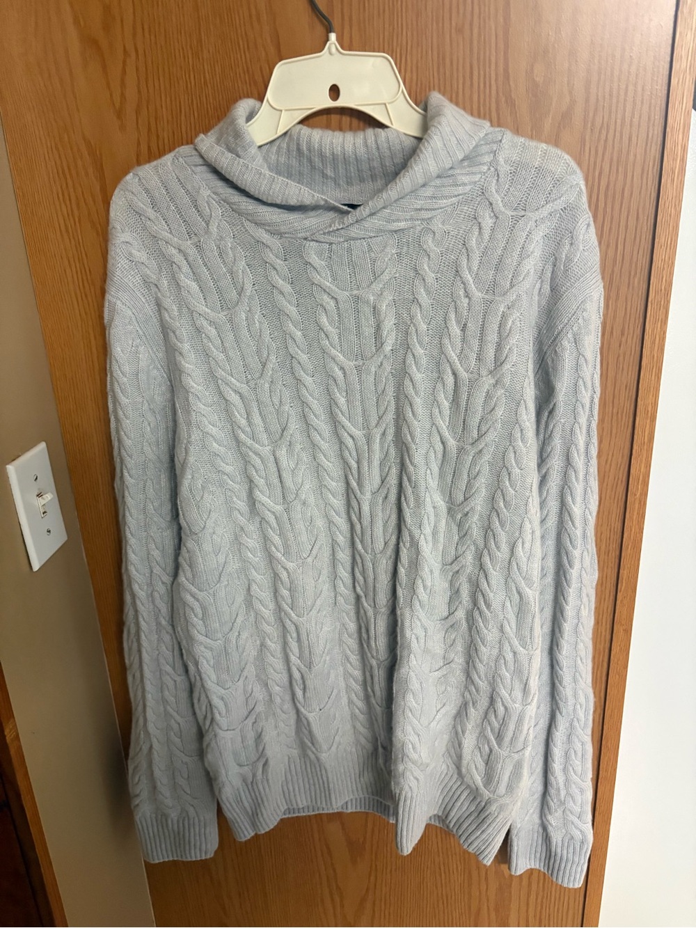Light Gray Cable-Knit V-Neck Sweater with Relaxed Collar